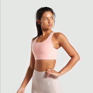 🦈 GYMSHARK Dreamy sports bra in peach bellini